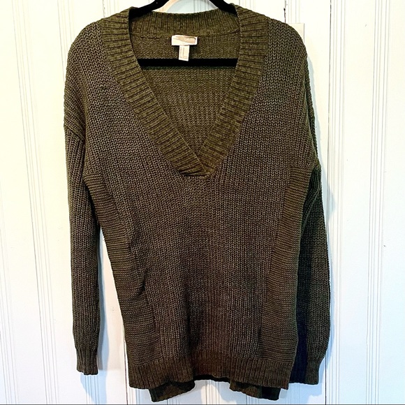 2 for $20⭐️Forever 21 green knit sweater. Medium - Picture 1 of 2